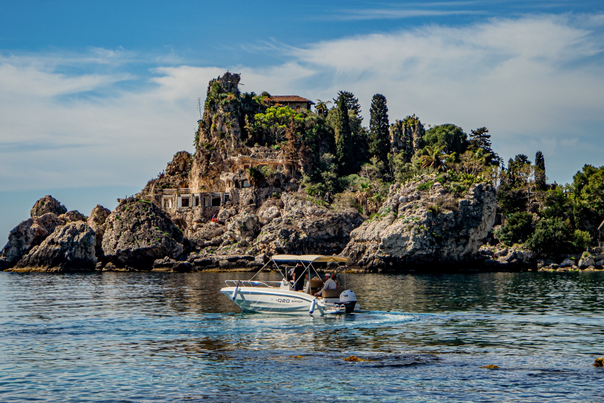 Barqa Q20 on the water with Isola Bella in the background